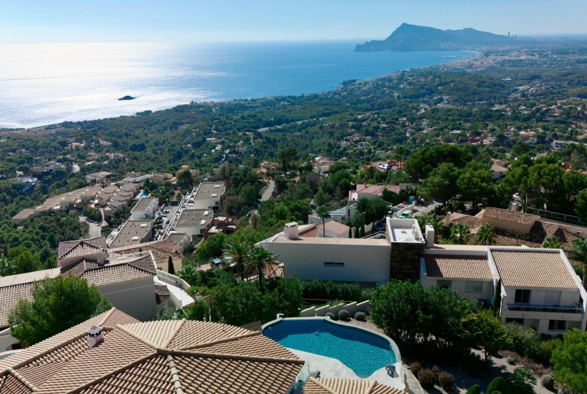 Elegant Villa with Sea Views and Altea la Vella 🌊✨