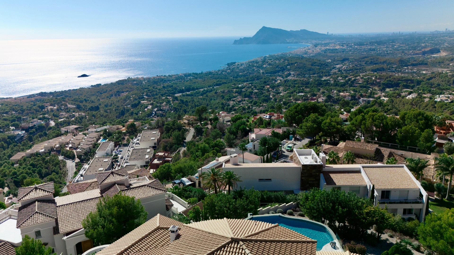 Elegant Villa with Sea Views and Altea la Vella 🌊✨