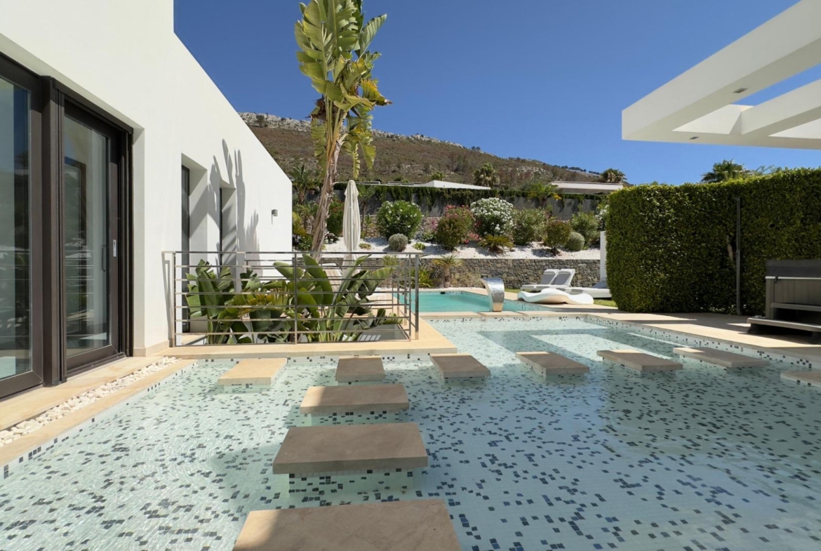 Luxe villa in Les Cansalades, Jávea