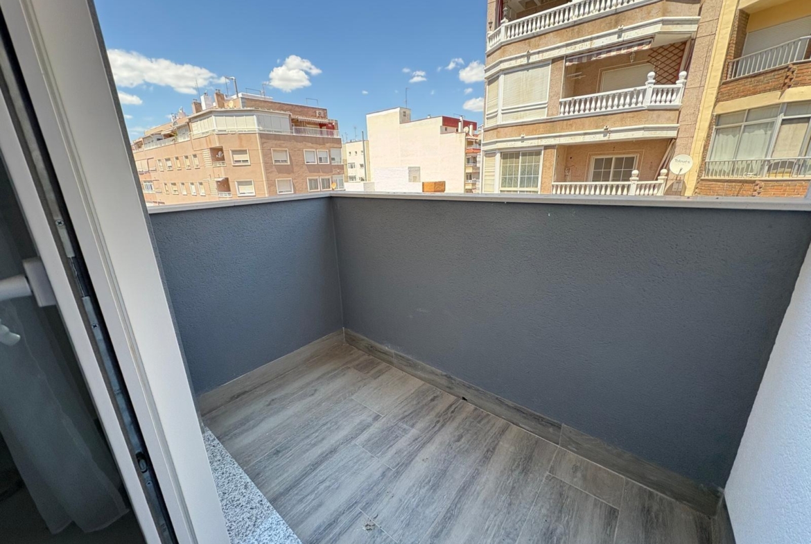Exclusive Apartment in the Heart of Torrevieja 🌊🏖️ 2 Bedrooms 1 Bathroom BBQ Solarium with Sea Views