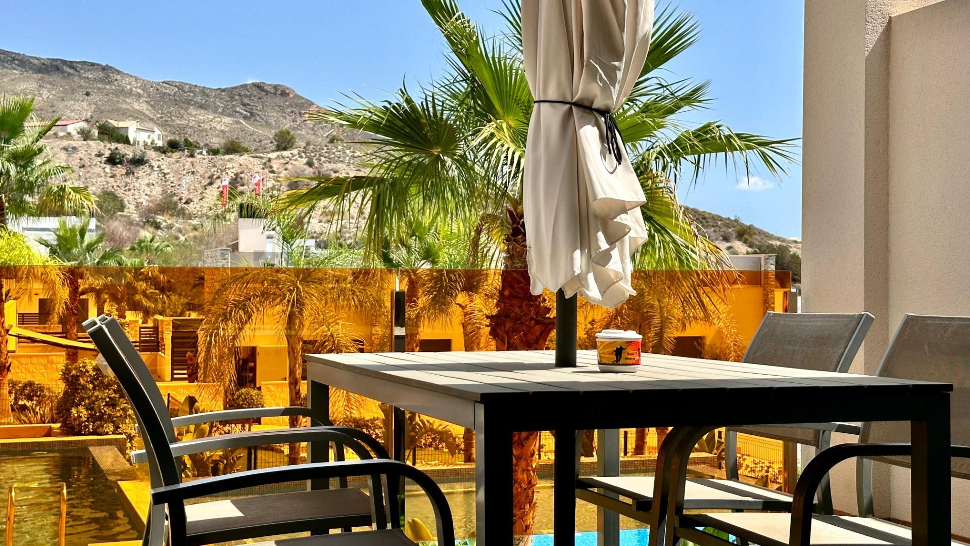 Penthouse met solarium en jacuzzi in de Alegria Village urbanisatie