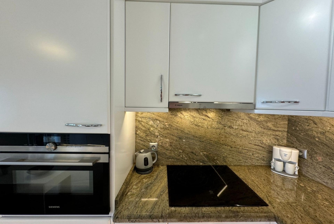 Frontline Penthouse! Renovated in La Torre de la Horadada: Your Ideal Refuge Just Meters from the Se