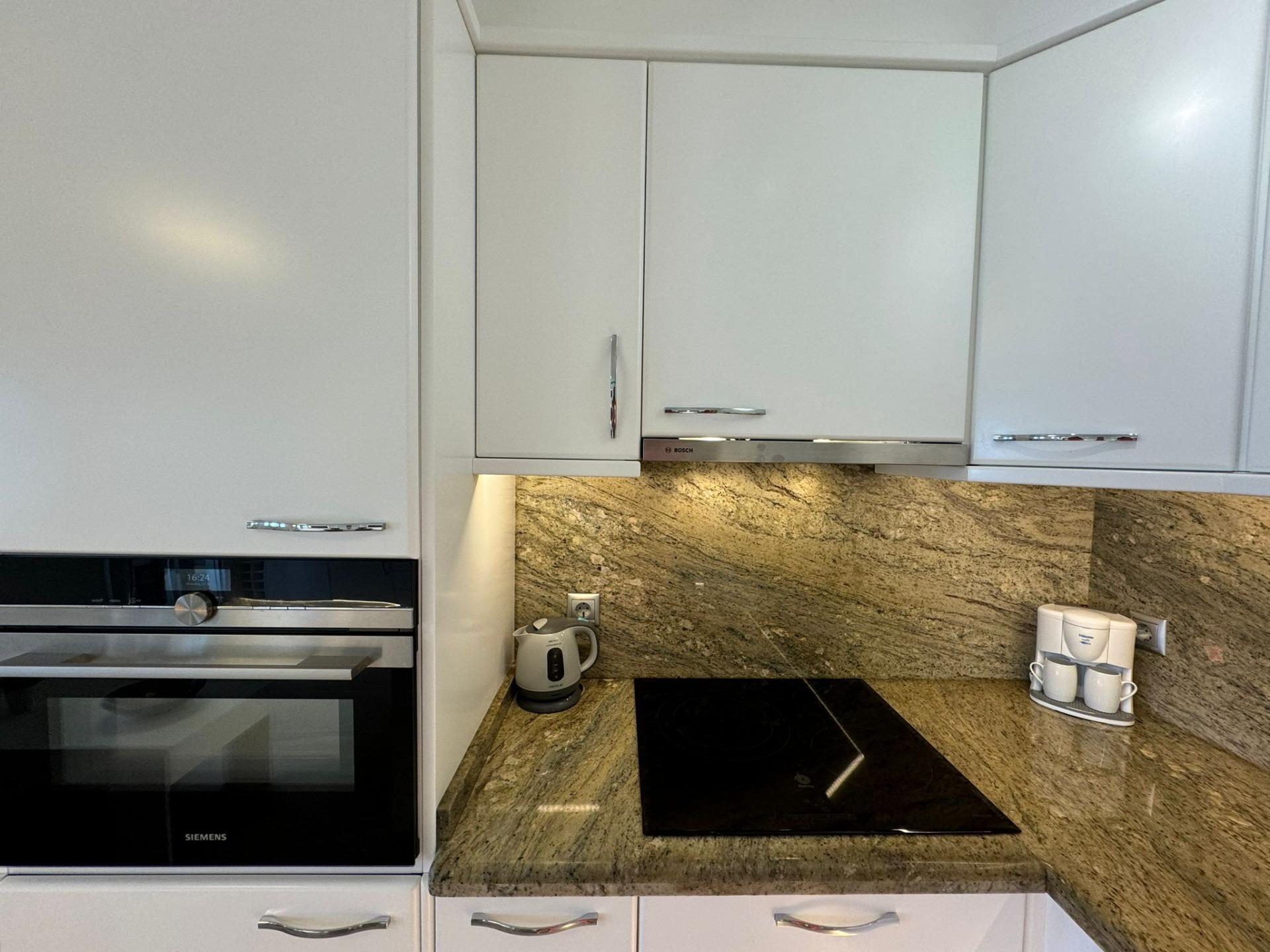 Frontline Penthouse! Renovated in La Torre de la Horadada: Your Ideal Refuge Just Meters from the Se