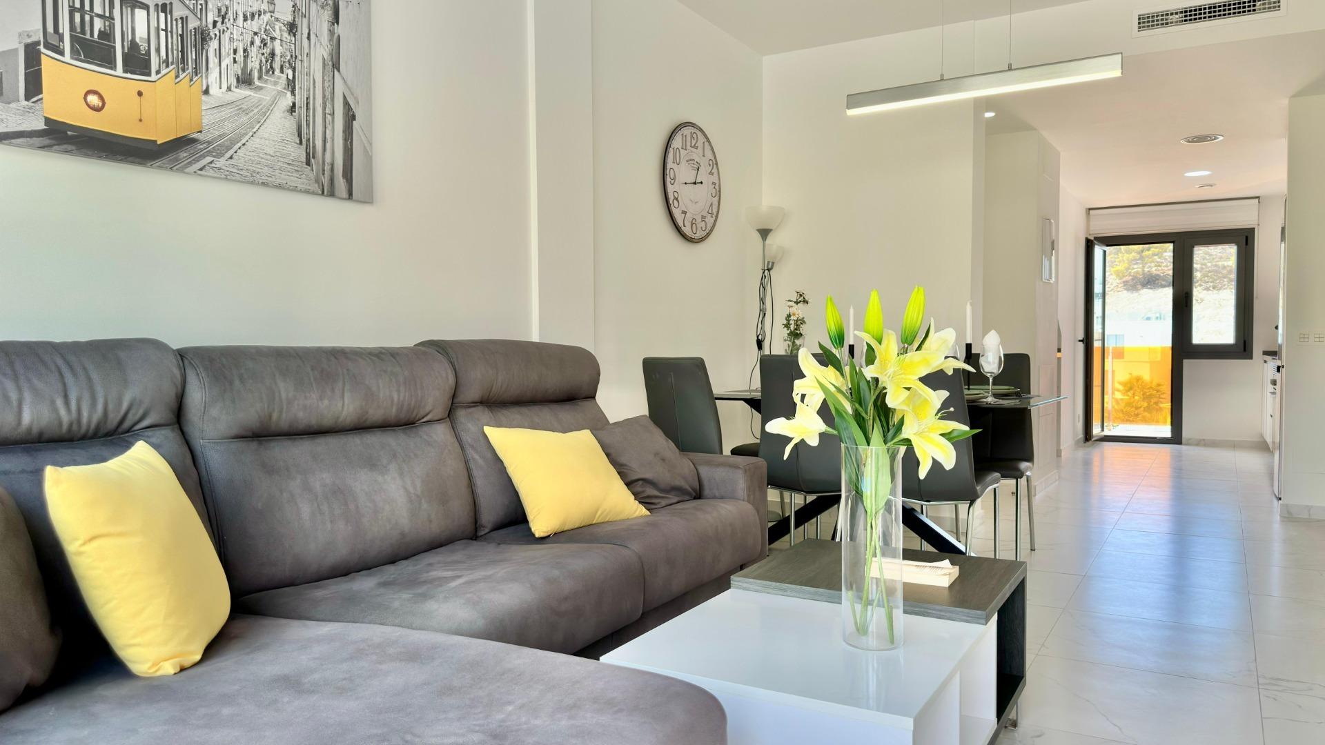 Penthouse met solarium en jacuzzi in de Alegria Village urbanisatie