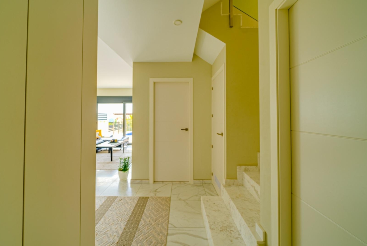 Modern Villa with sea views from all rooms in Balcón de Finestrat