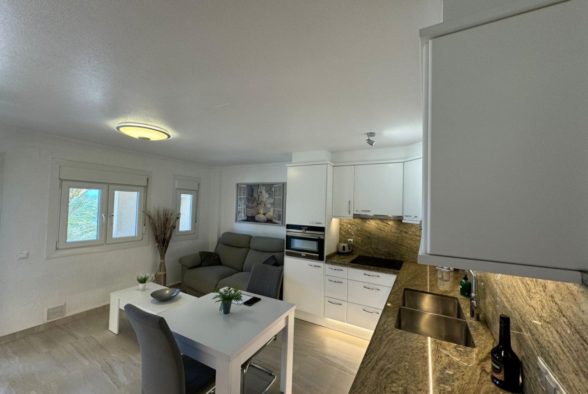 Frontline Penthouse! Renovated in La Torre de la Horadada: Your Ideal Refuge Just Meters from the Se