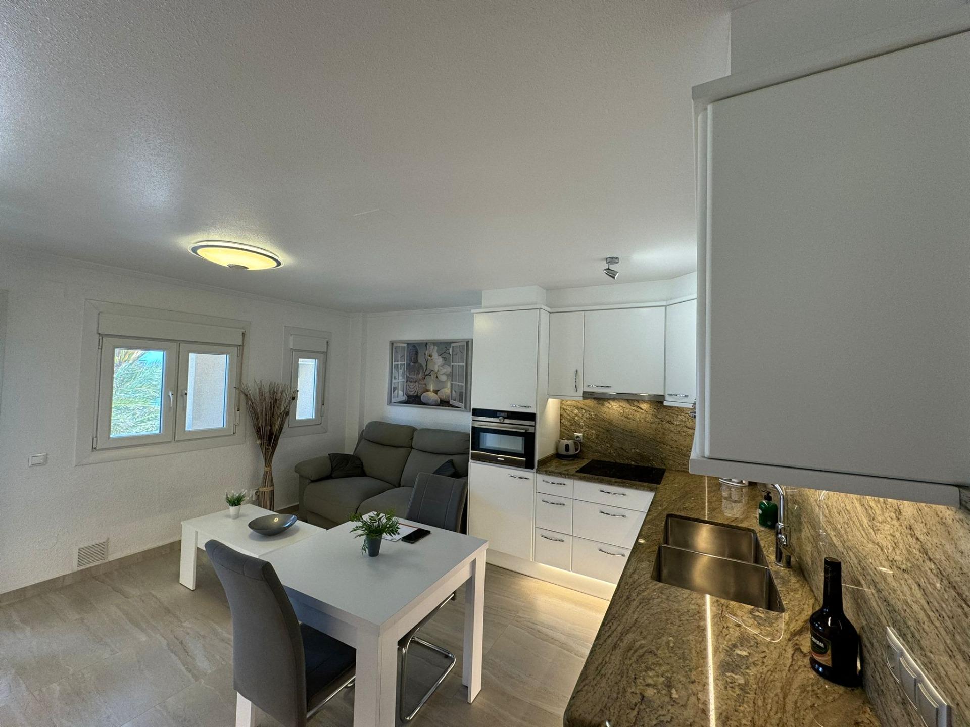 Frontline Penthouse! Renovated in La Torre de la Horadada: Your Ideal Refuge Just Meters from the Se