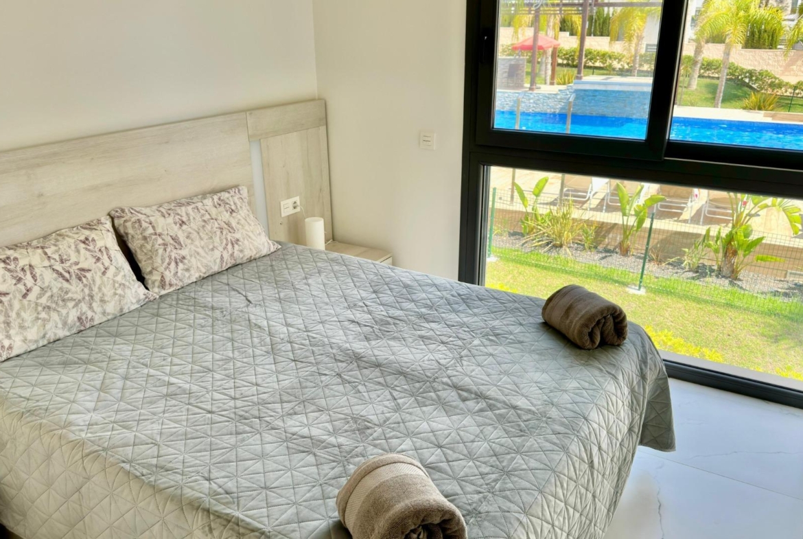 Penthouse met solarium en jacuzzi in de Alegria Village urbanisatie