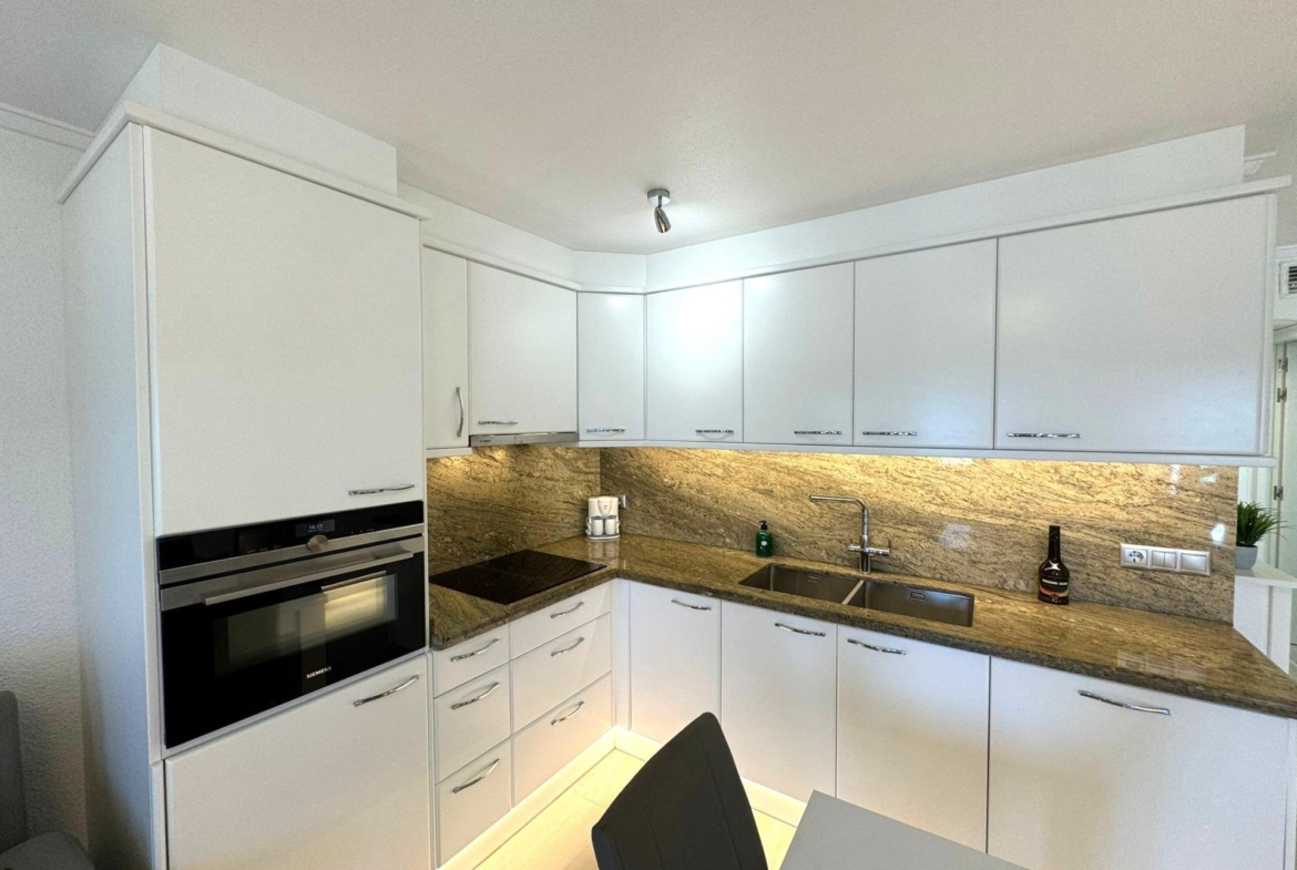 Frontline Penthouse! Renovated in La Torre de la Horadada: Your Ideal Refuge Just Meters from the Se