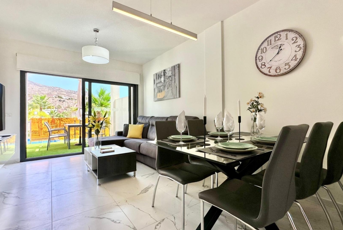 Penthouse met solarium en jacuzzi in de Alegria Village urbanisatie