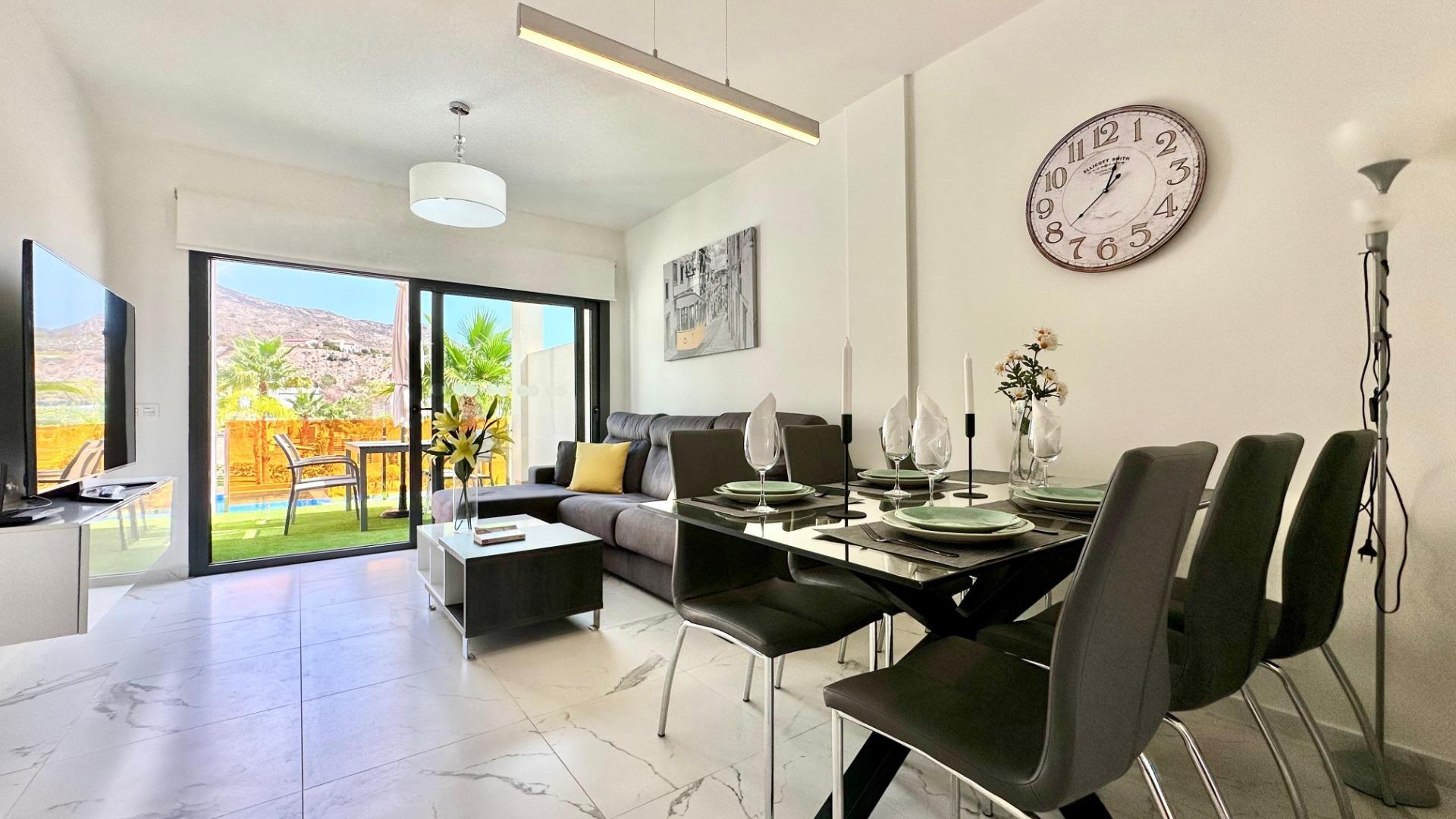 Penthouse met solarium en jacuzzi in de Alegria Village urbanisatie