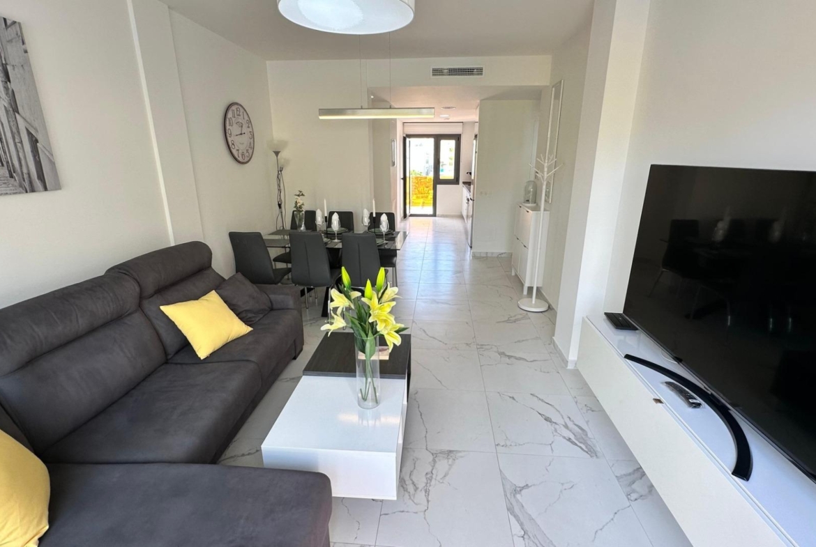 Penthouse met solarium en jacuzzi in de Alegria Village urbanisatie