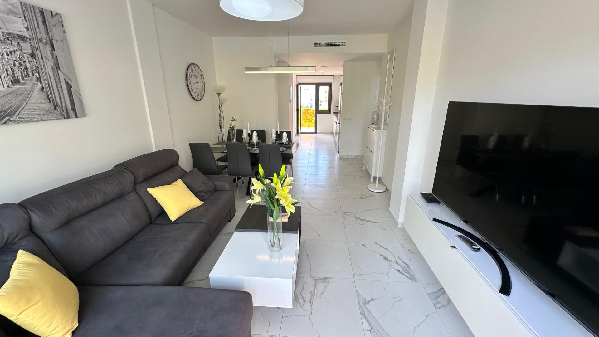 Penthouse met solarium en jacuzzi in de Alegria Village urbanisatie