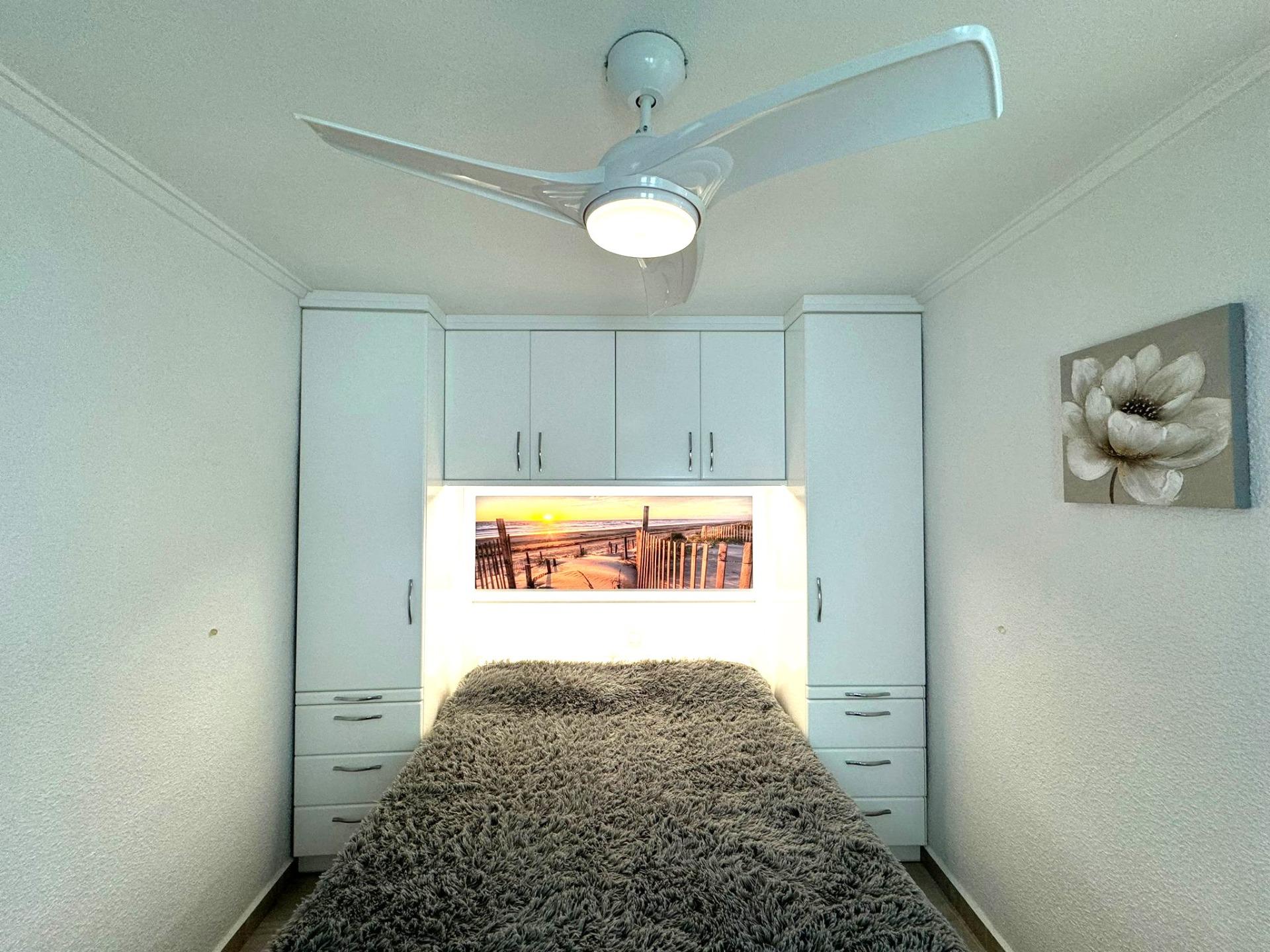 Frontline Penthouse! Renovated in La Torre de la Horadada: Your Ideal Refuge Just Meters from the Se