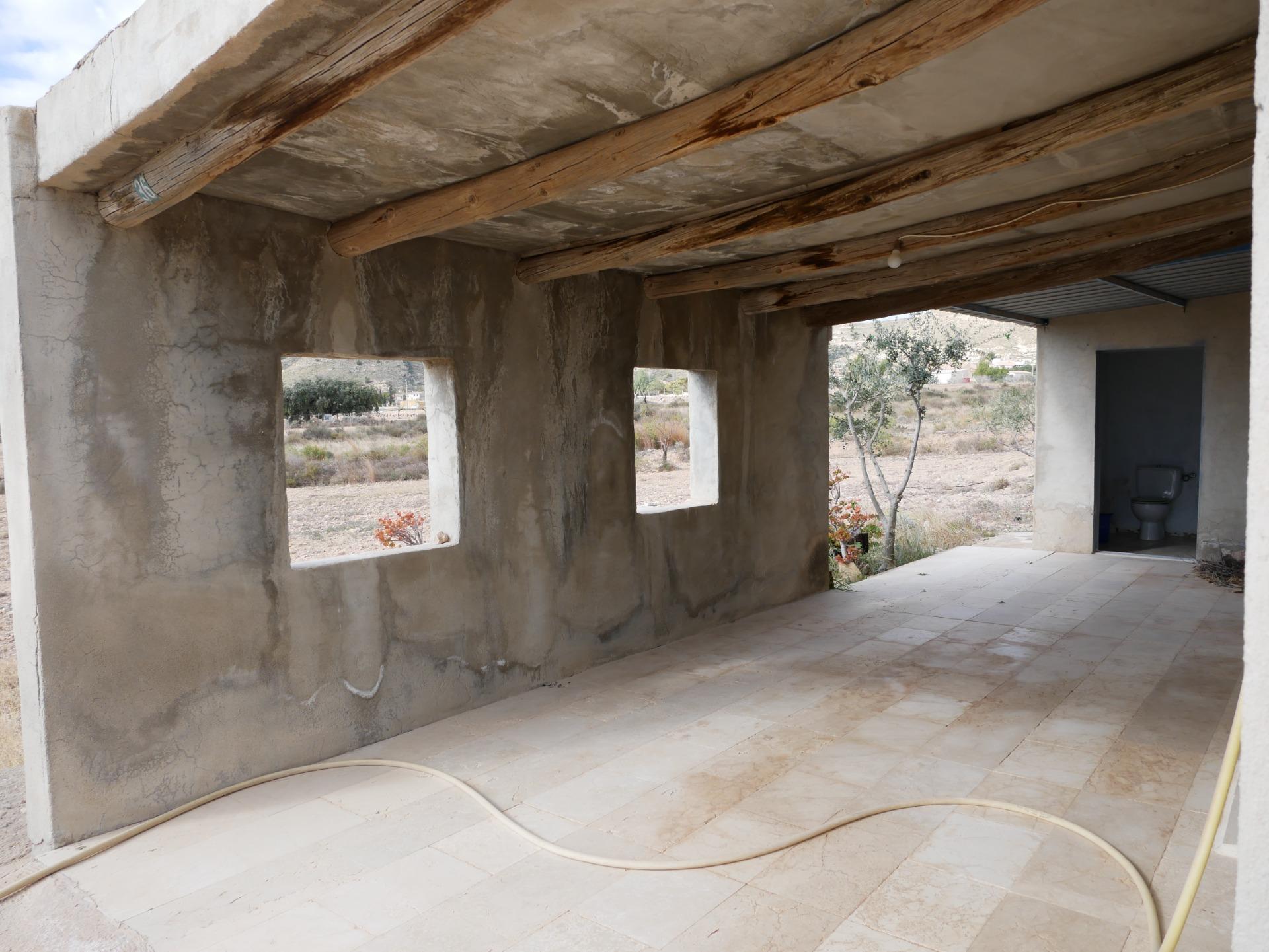 16-20 CASA CON TERRENO EN ZONA EL SALADO, ABANILLA