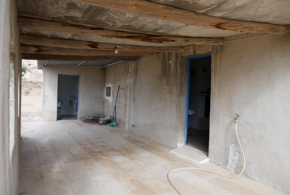 CASA CON TERRENO EN ZONA EL SALADO, ABANILLA