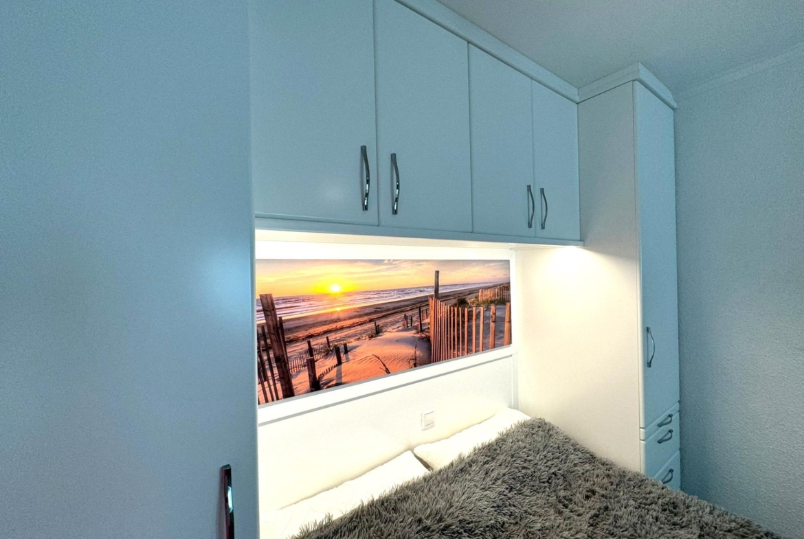 Frontline Penthouse! Renovated in La Torre de la Horadada: Your Ideal Refuge Just Meters from the Se
