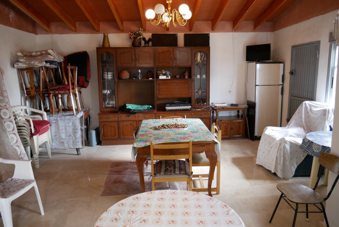 CASA CON TERRENO EN ZONA EL SALADO, ABANILLA