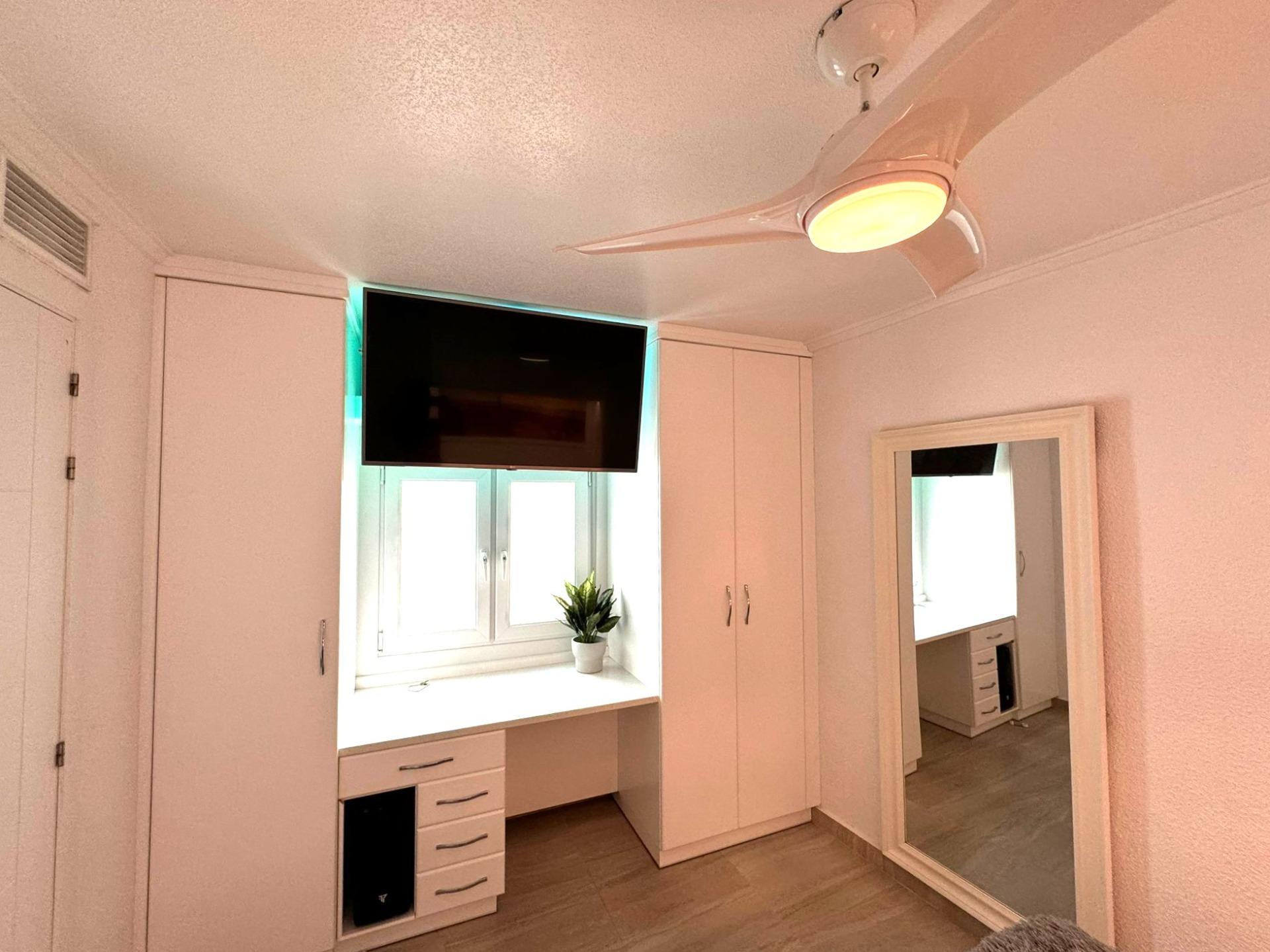 Frontline Penthouse! Renovated in La Torre de la Horadada: Your Ideal Refuge Just Meters from the Se