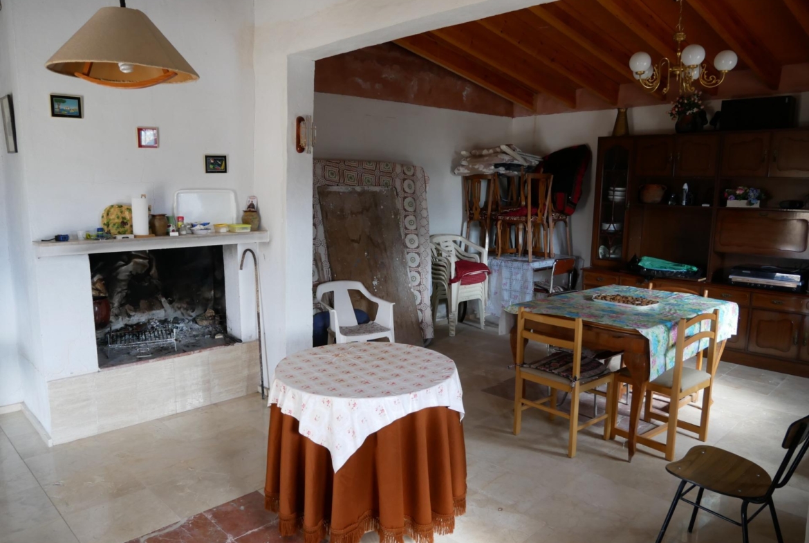 CASA CON TERRENO EN ZONA EL SALADO, ABANILLA
