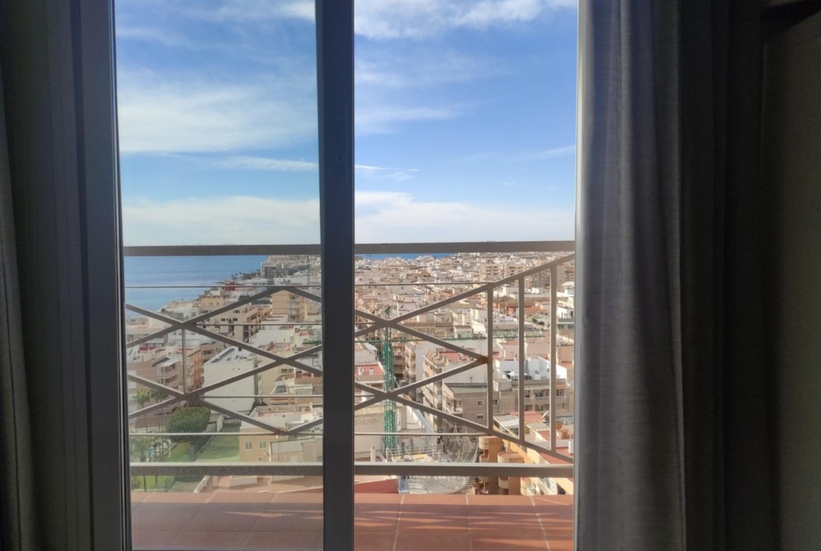 Ático duplex con vistas al mar en Torrevieja.