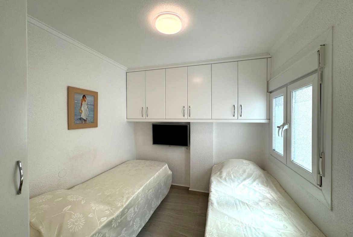 Frontline Penthouse! Renovated in La Torre de la Horadada: Your Ideal Refuge Just Meters from the Se