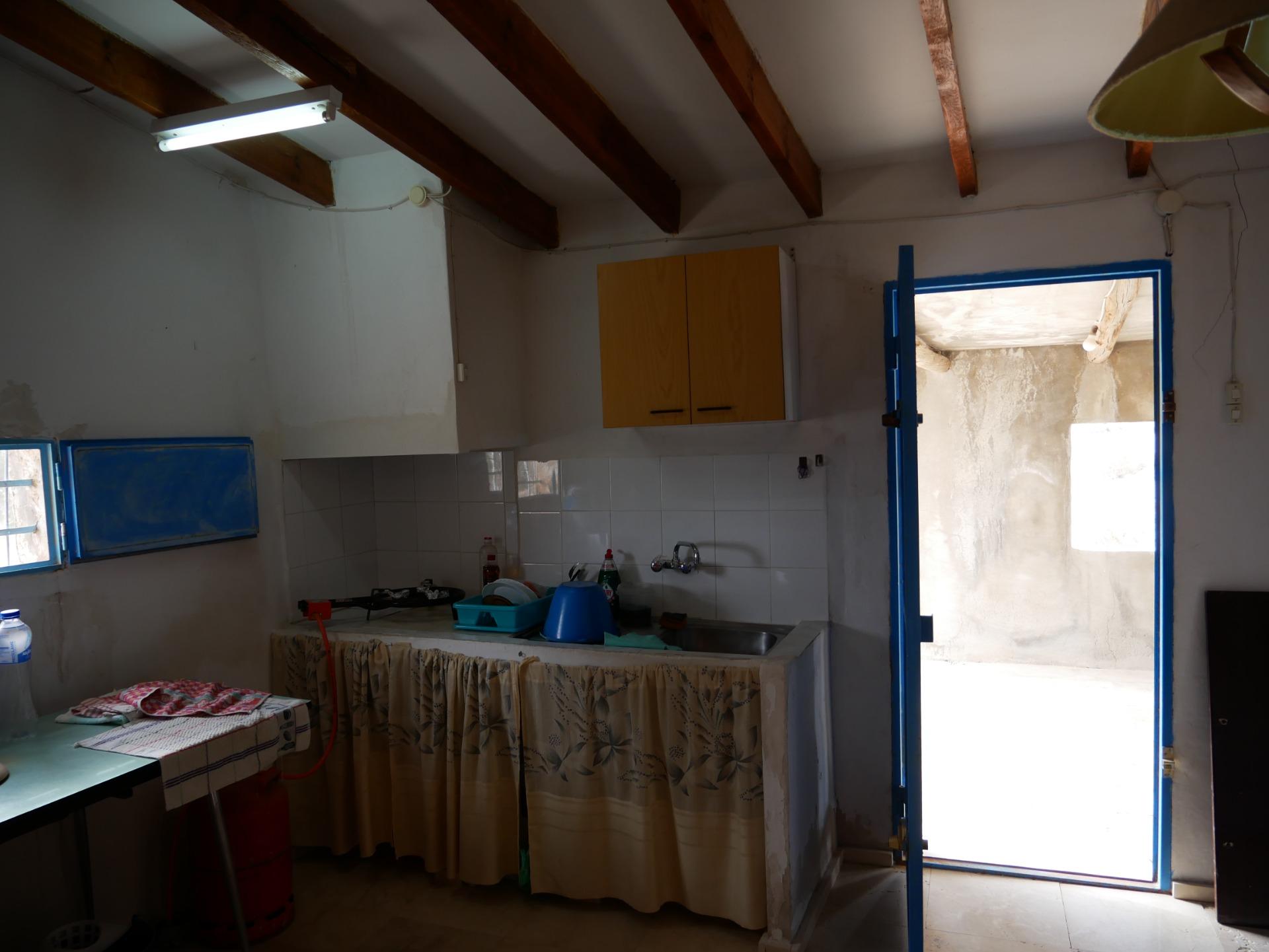 16-25 CASA CON TERRENO EN ZONA EL SALADO, ABANILLA
