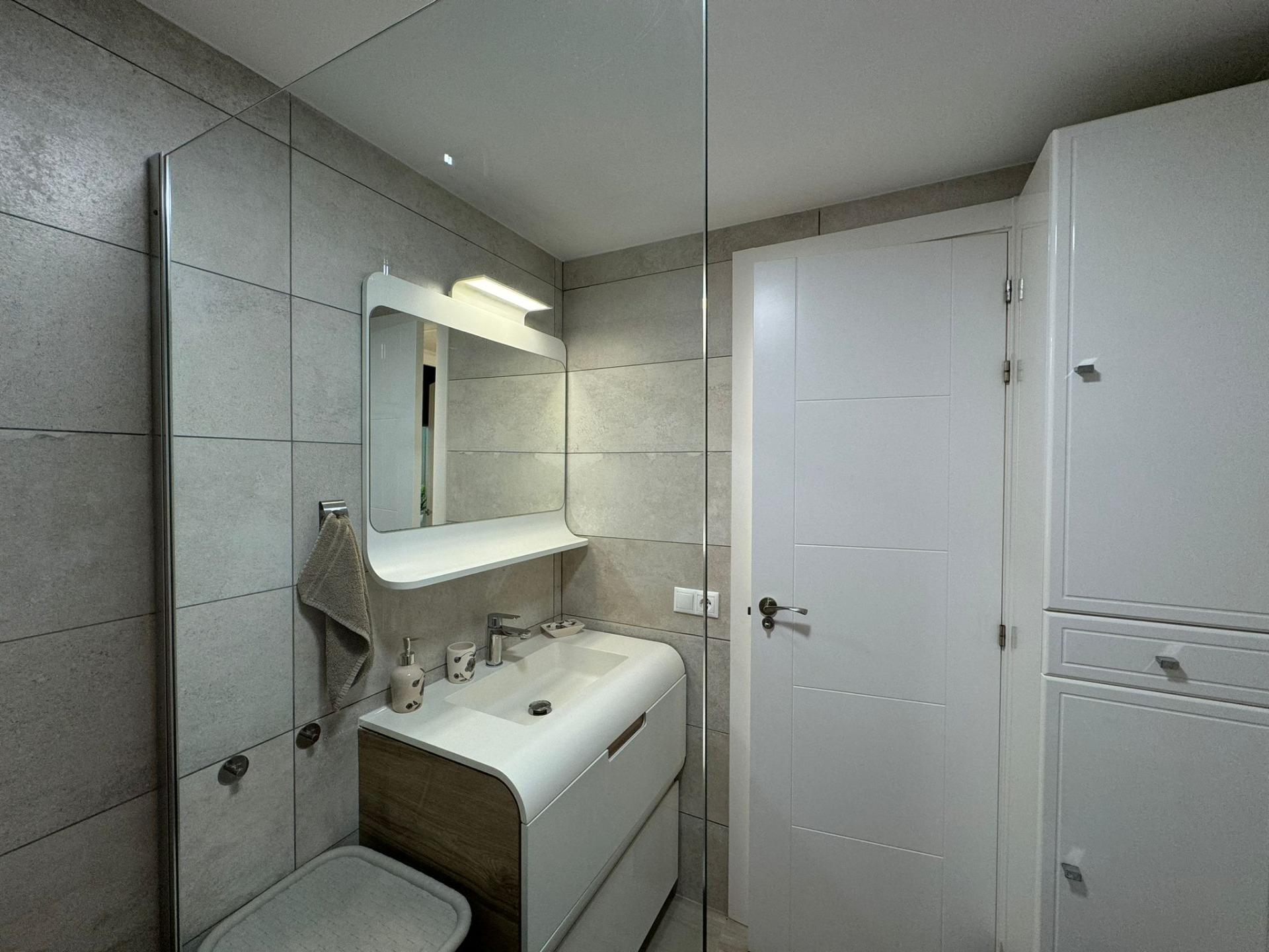 Frontline Penthouse! Renovated in La Torre de la Horadada: Your Ideal Refuge Just Meters from the Se