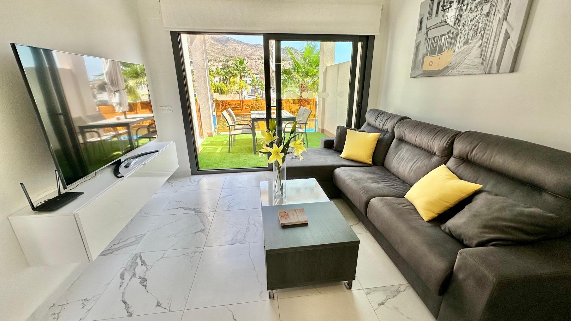 Penthouse met solarium en jacuzzi in de Alegria Village urbanisatie