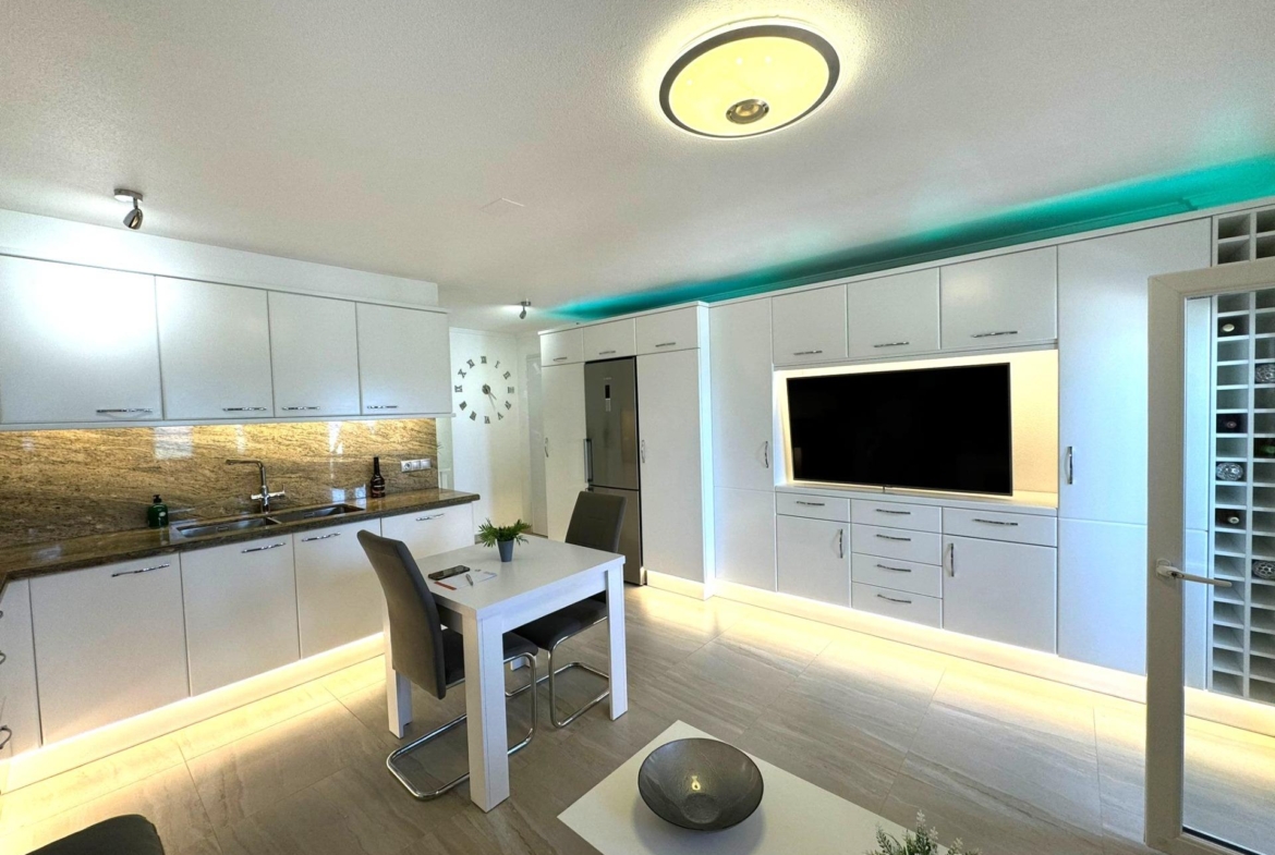 Frontline Penthouse! Renovated in La Torre de la Horadada: Your Ideal Refuge Just Meters from the Se
