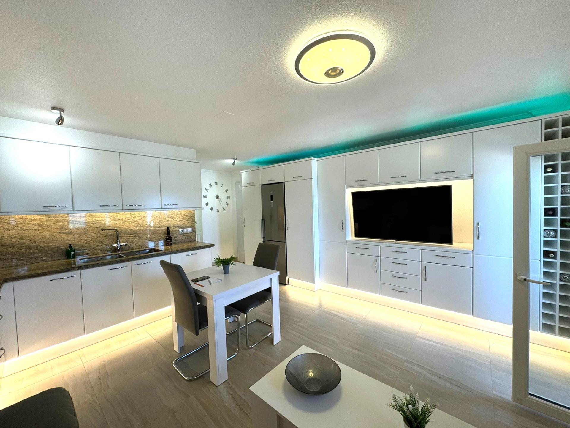 Frontline Penthouse! Renovated in La Torre de la Horadada: Your Ideal Refuge Just Meters from the Se
