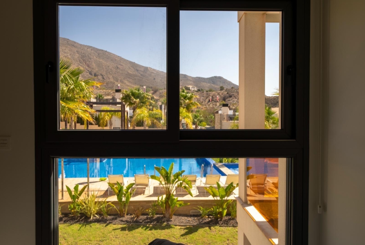 Penthouse met solarium en jacuzzi in de Alegria Village urbanisatie