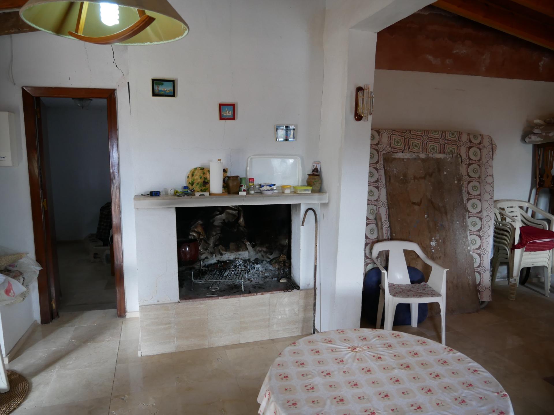 16-30 CASA CON TERRENO EN ZONA EL SALADO, ABANILLA