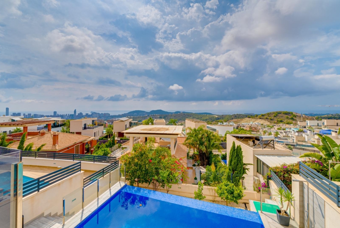 Modern Villa with sea views from all rooms in Balcón de Finestrat