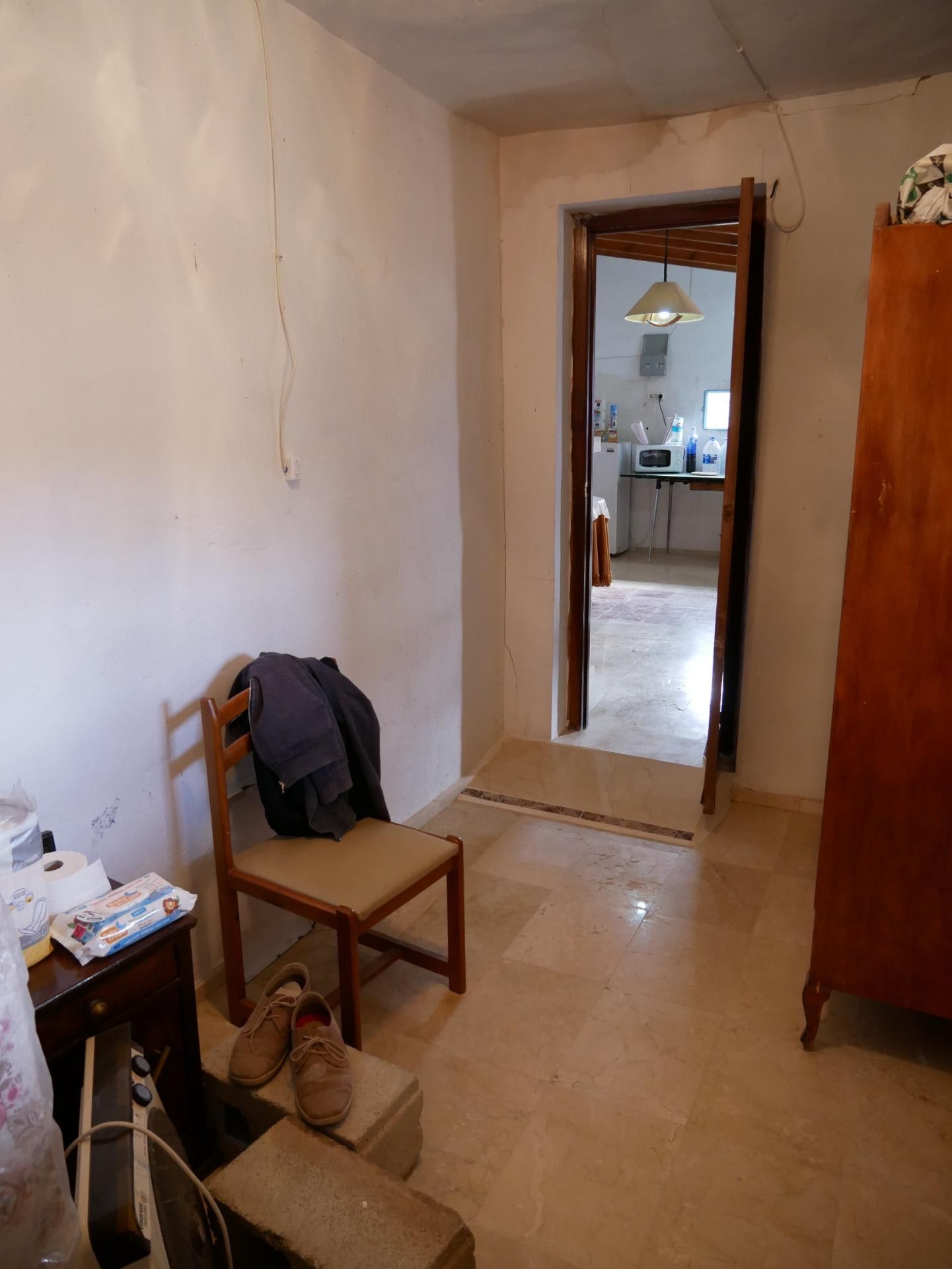 16-32 CASA CON TERRENO EN ZONA EL SALADO, ABANILLA