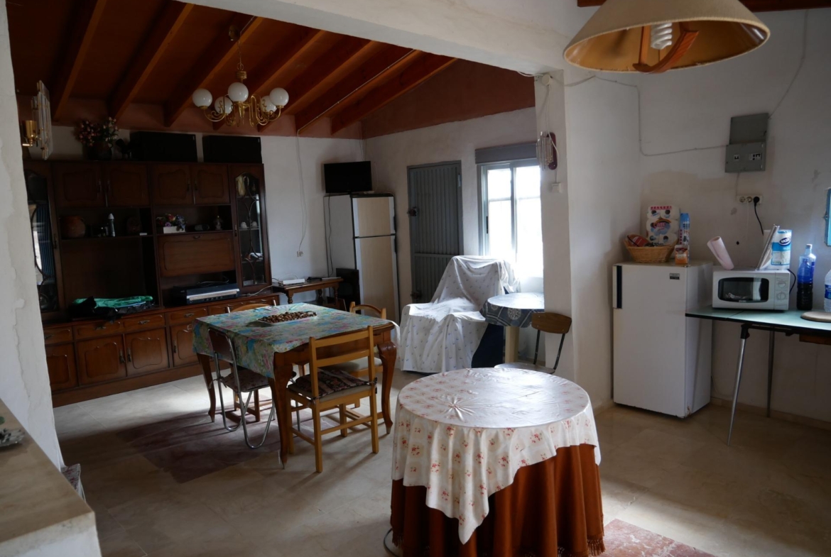 CASA CON TERRENO EN ZONA EL SALADO, ABANILLA