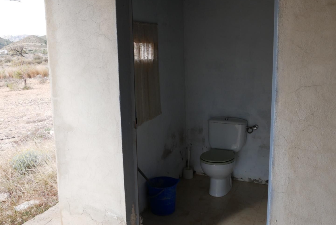 CASA CON TERRENO EN ZONA EL SALADO, ABANILLA