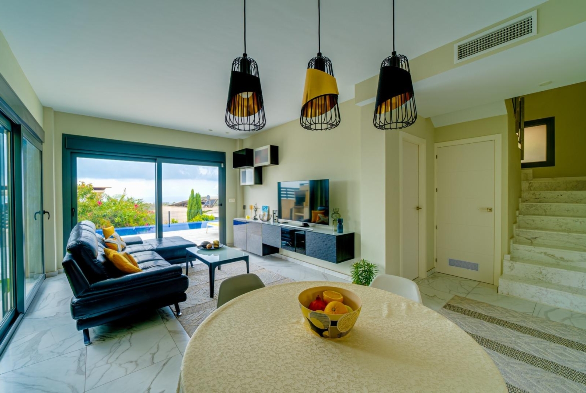 Modern Villa with sea views from all rooms in Balcón de Finestrat