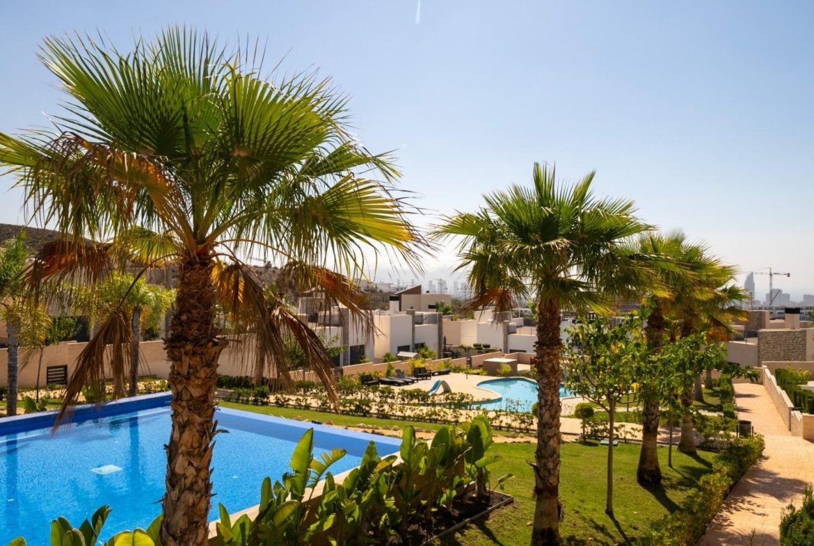 Penthouse met solarium en jacuzzi in de Alegria Village urbanisatie
