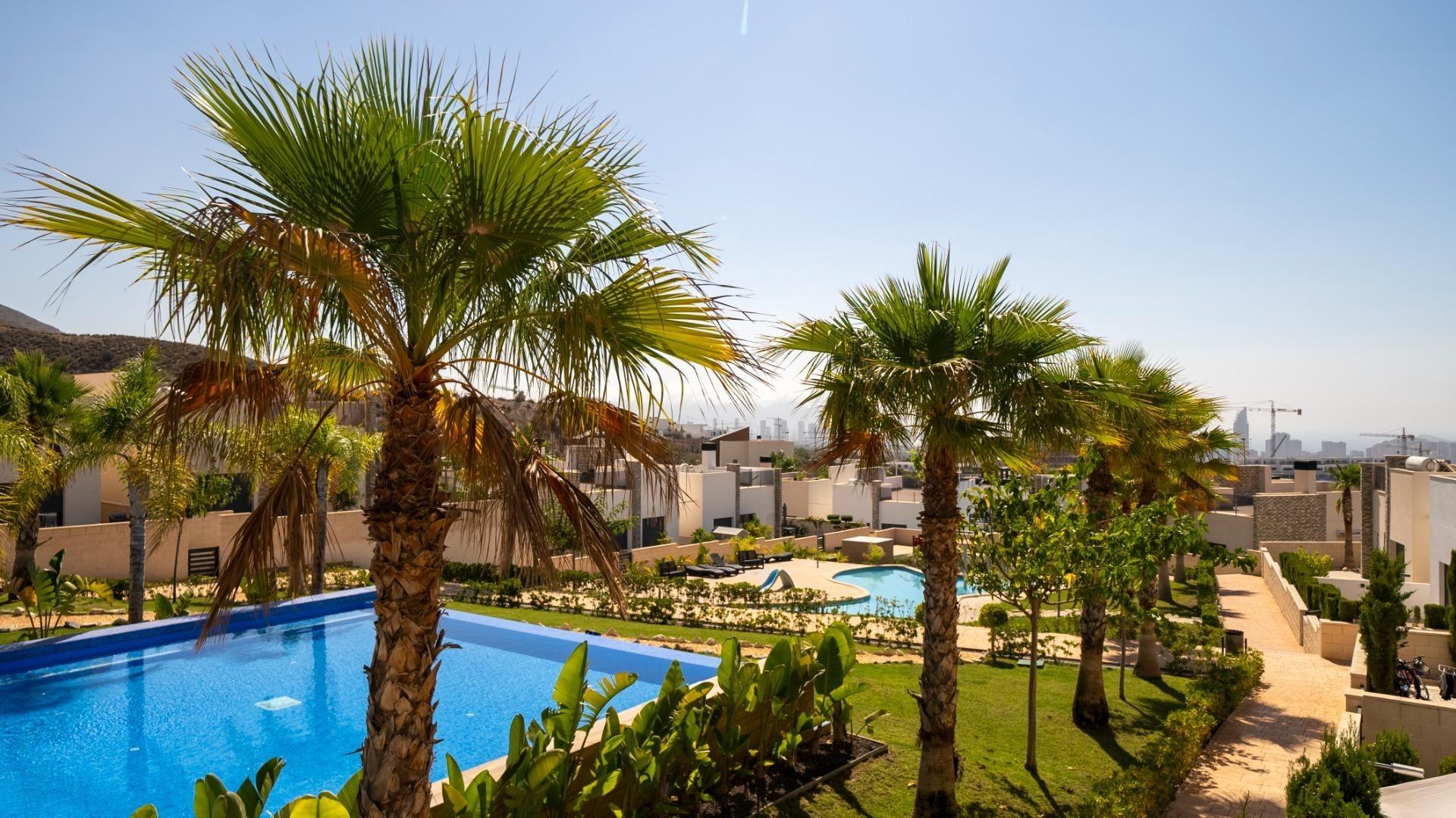 Penthouse met solarium en jacuzzi in de Alegria Village urbanisatie