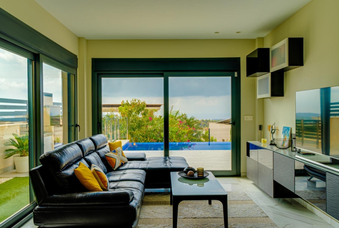 Modern Villa with sea views from all rooms in Balcón de Finestrat