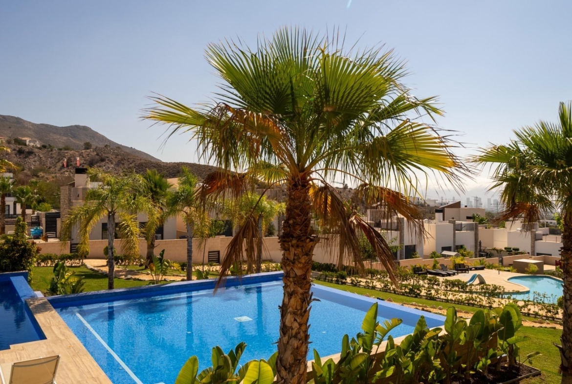 Penthouse met solarium en jacuzzi in de Alegria Village urbanisatie