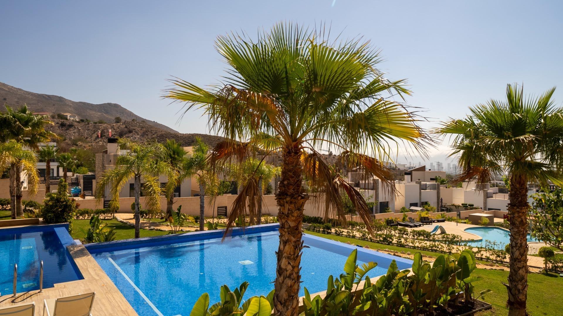 Penthouse met solarium en jacuzzi in de Alegria Village urbanisatie