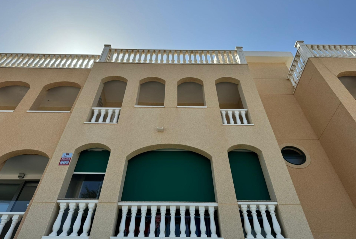 Frontline Penthouse! Renovated in La Torre de la Horadada: Your Ideal Refuge Just Meters from the Se