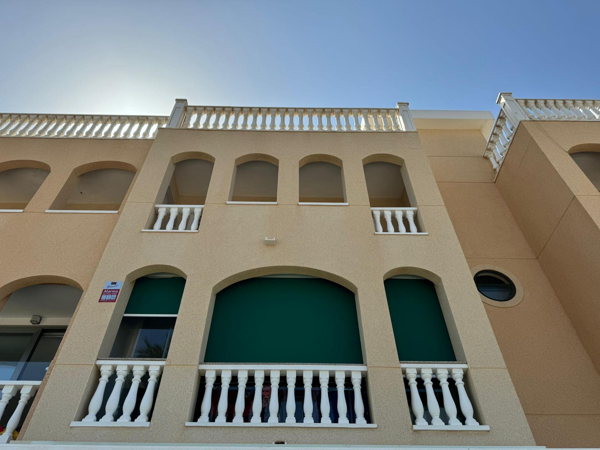 Frontline Penthouse! Renovated in La Torre de la Horadada: Your Ideal Refuge Just Meters from the Se