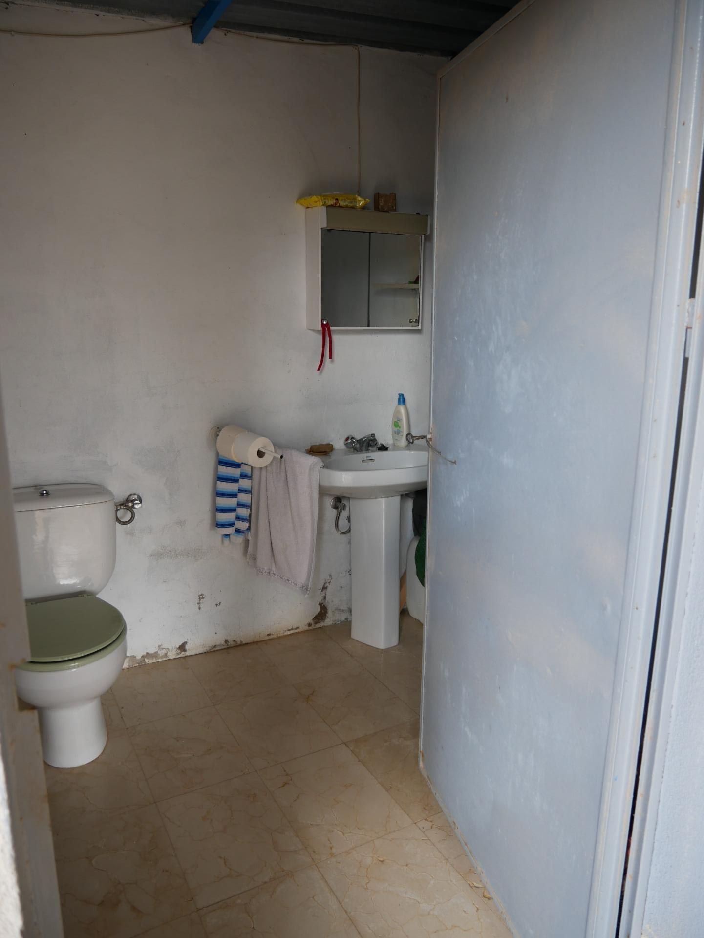 16-36 CASA CON TERRENO EN ZONA EL SALADO, ABANILLA