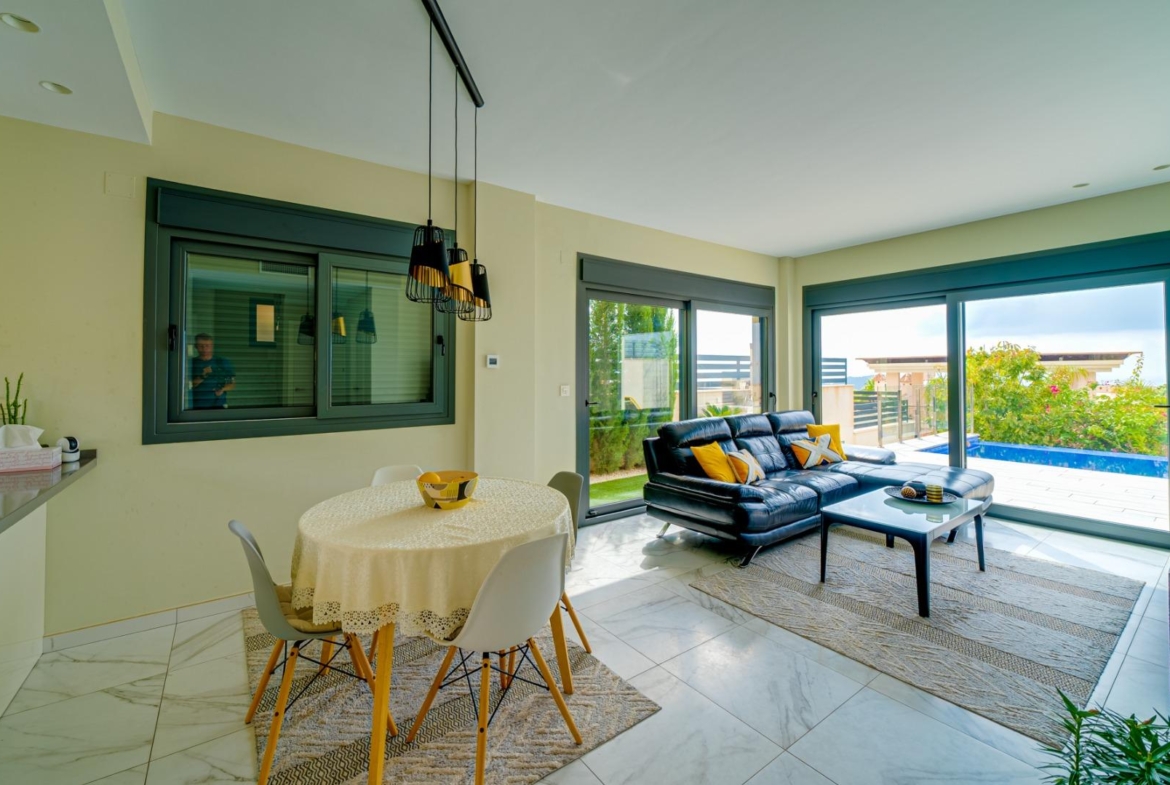 Modern Villa with sea views from all rooms in Balcón de Finestrat