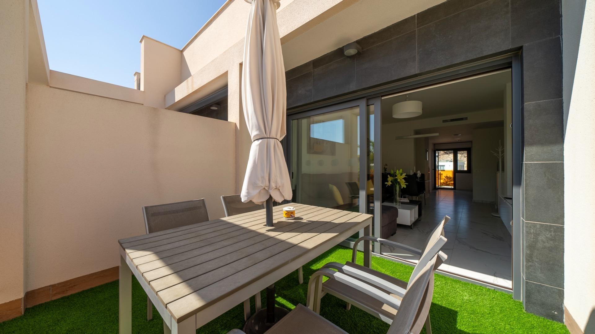 Penthouse met solarium en jacuzzi in de Alegria Village urbanisatie