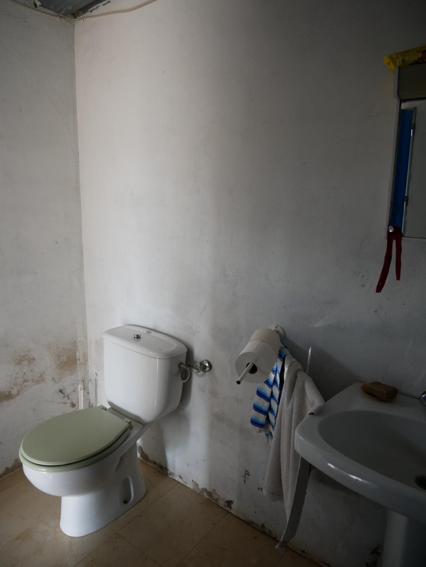 16-38 CASA CON TERRENO EN ZONA EL SALADO, ABANILLA