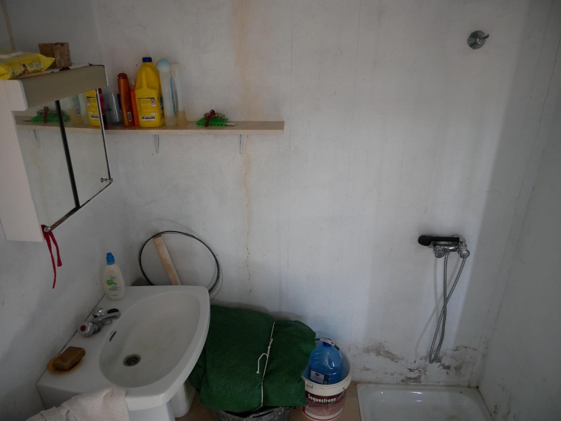 16-39 CASA CON TERRENO EN ZONA EL SALADO, ABANILLA